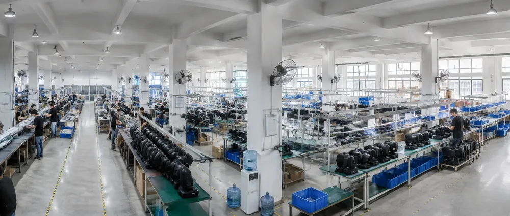 Panoramic view of Vefey 16700 square meter Guangdong factory with six stage lighting production lines